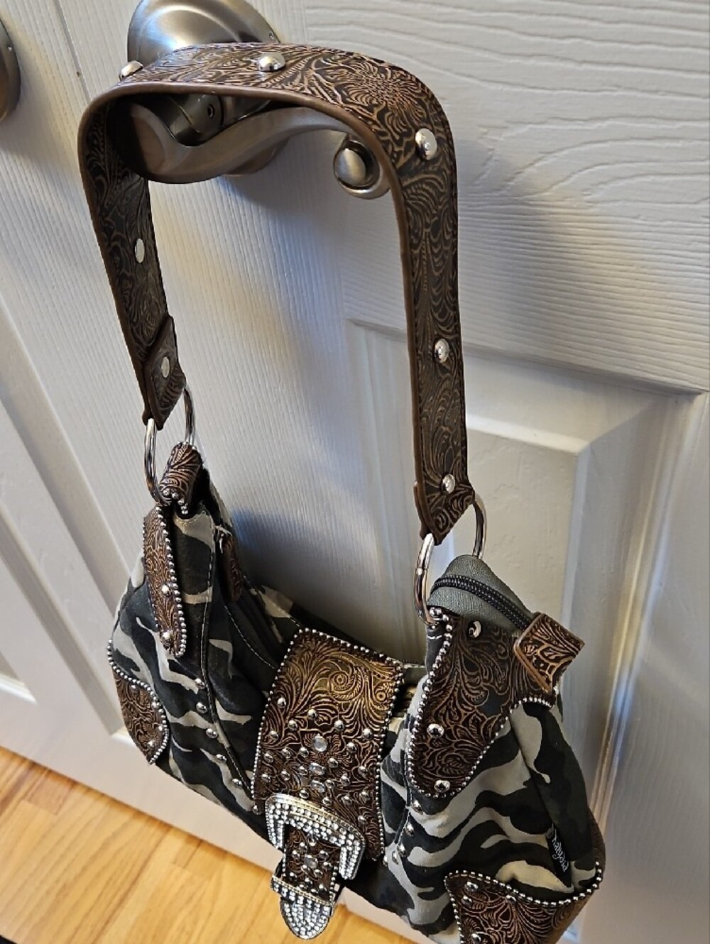KATYDID Embellished Camo Hobo Shoulder Bag in Green - Picture 3 of 6